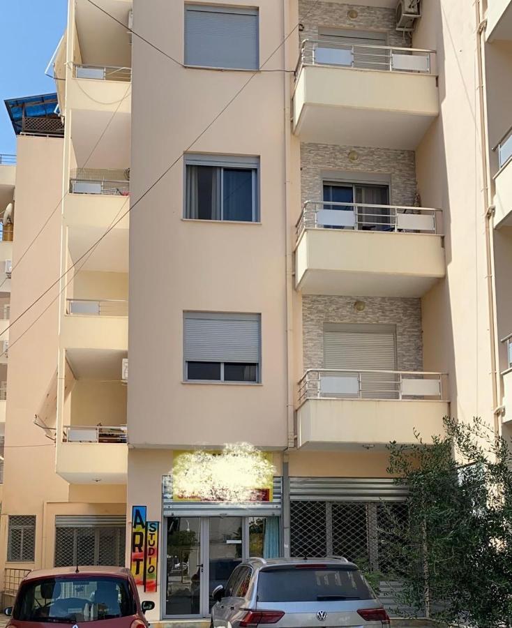 Center Apartment Vlorë Buitenkant foto