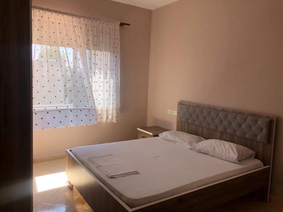 Center Apartment Vlorë Buitenkant foto