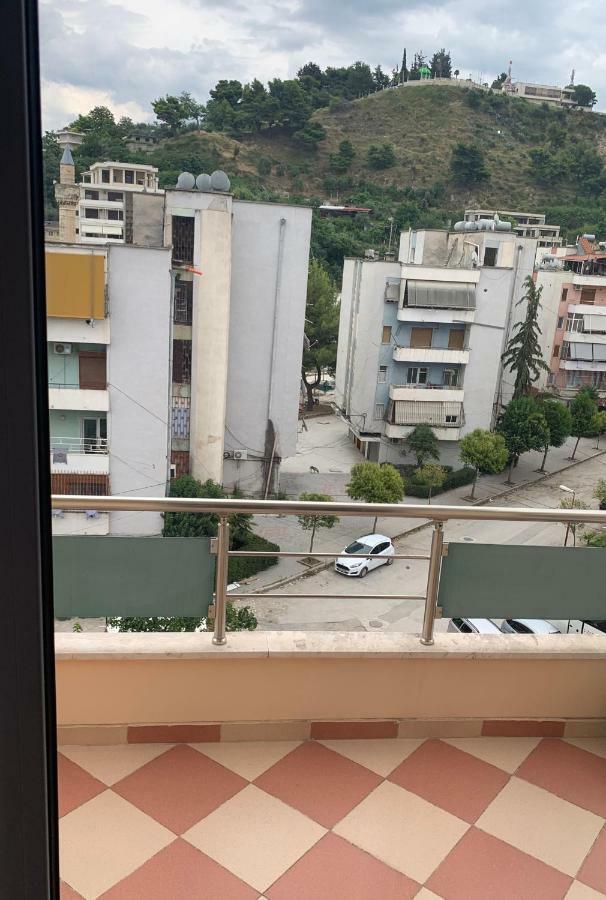 Center Apartment Vlorë Buitenkant foto
