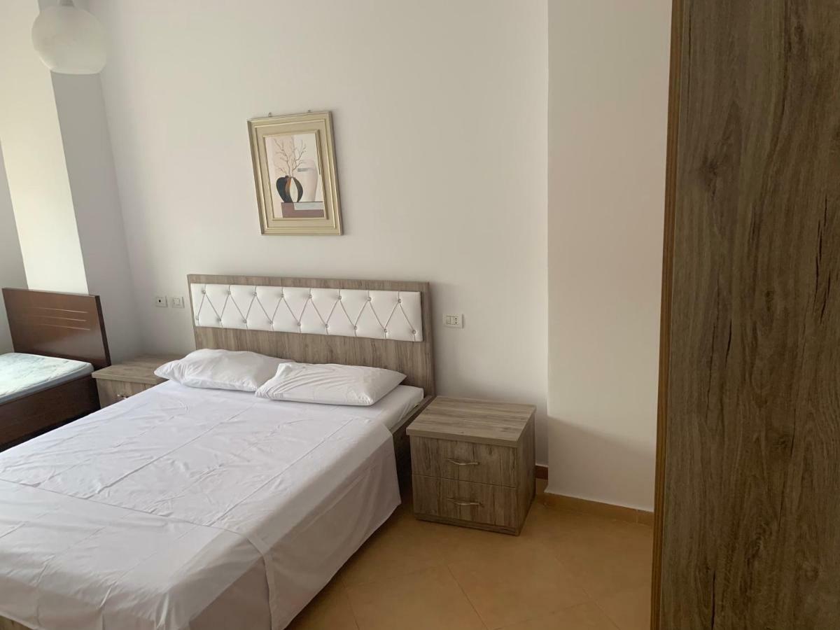 Center Apartment Vlorë Buitenkant foto